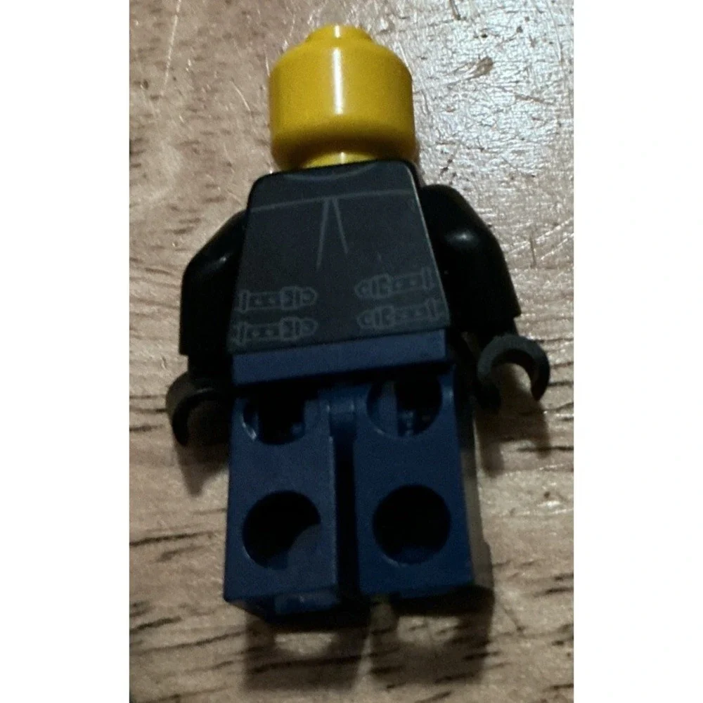 LEGO Lot 9Minifigure Police And Jail Prisoners City
